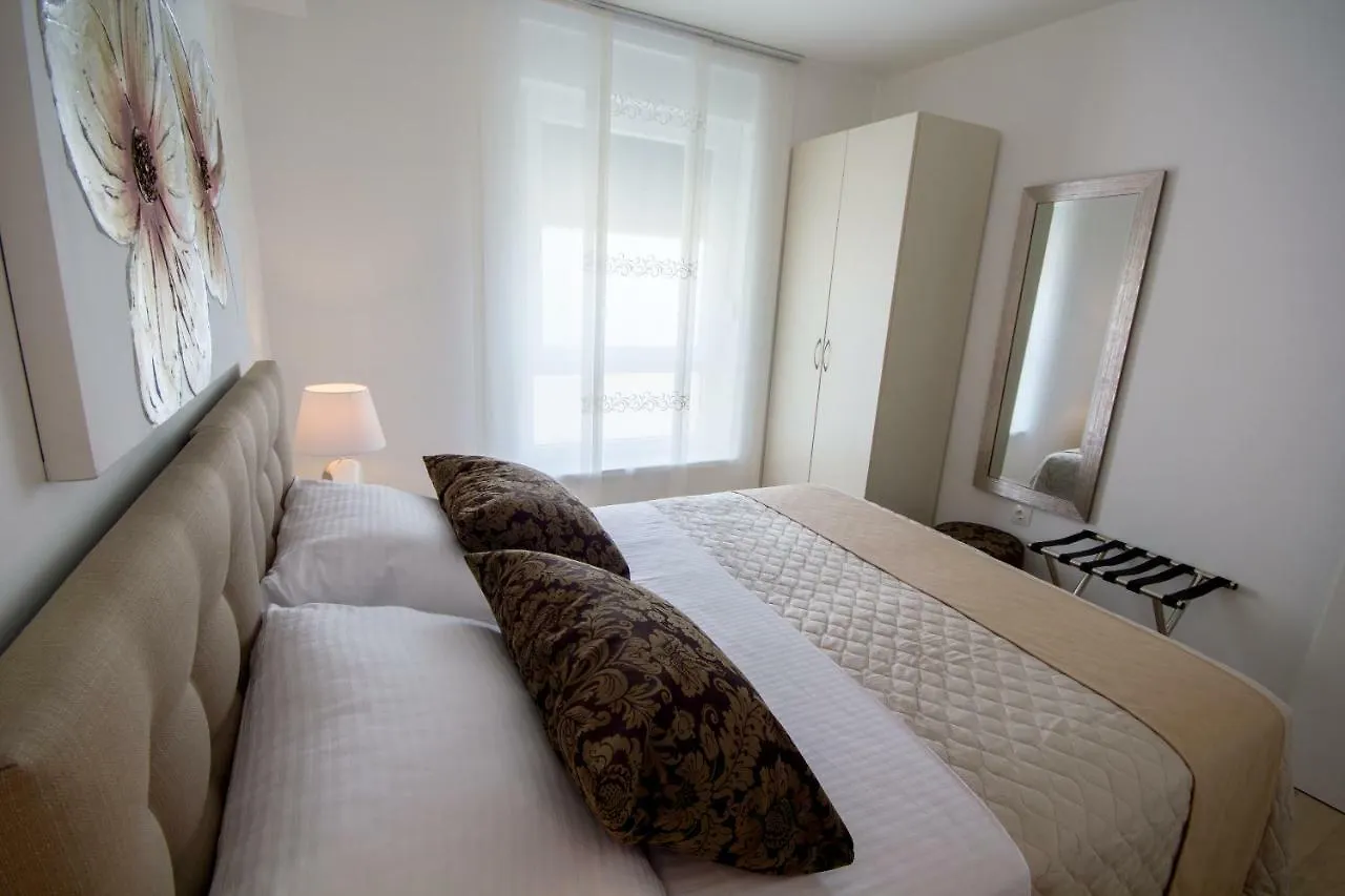 Deluxe Apartment Perla Pula